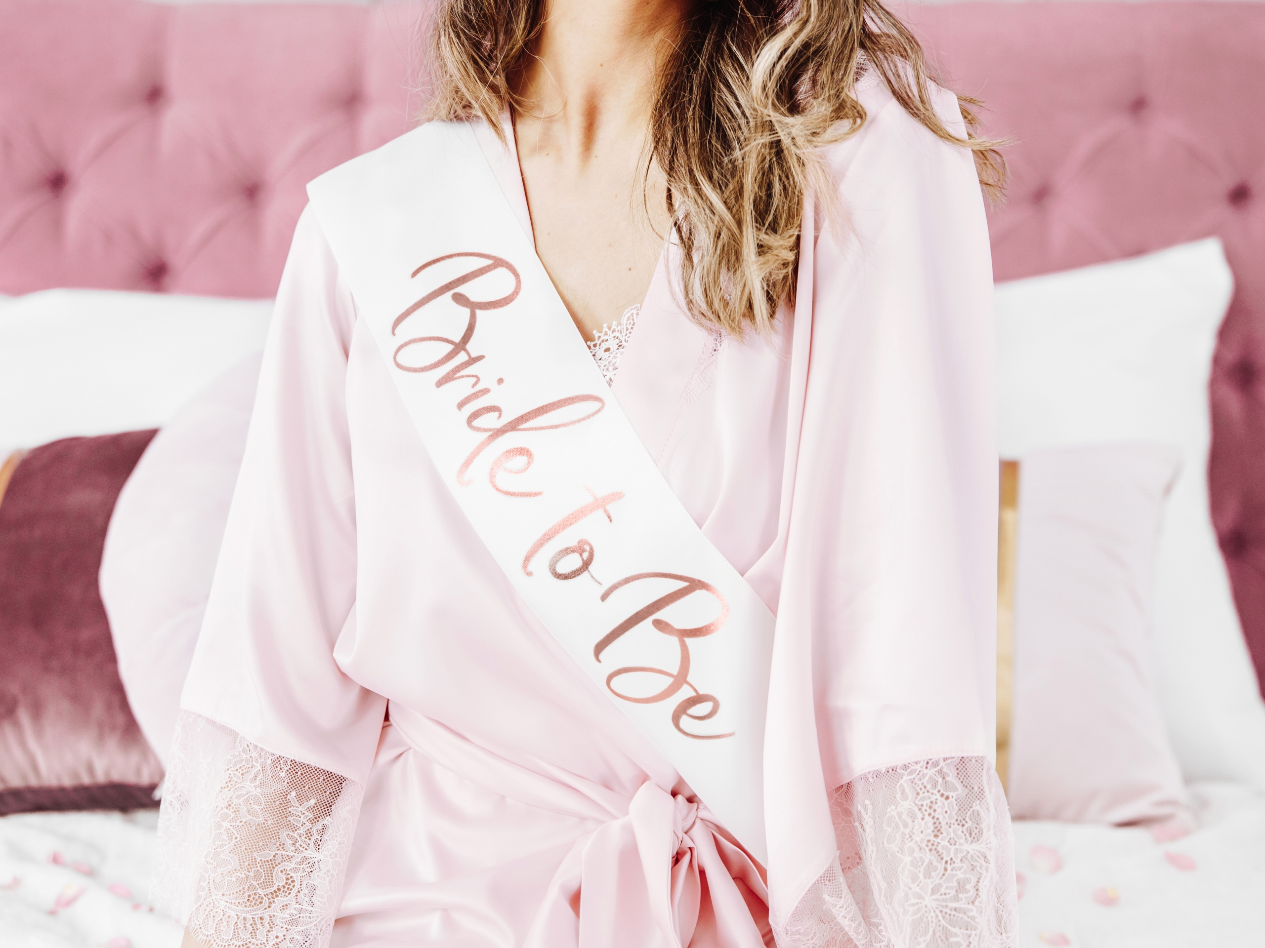 bride to be juosta su rožinio aukso užrašu